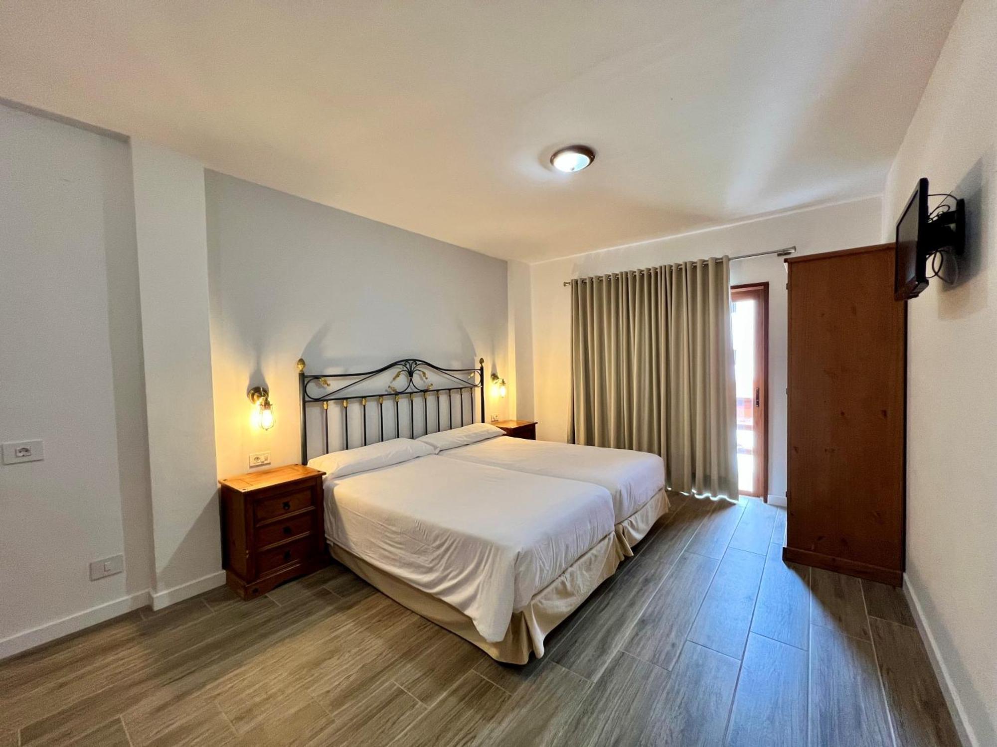 Apartamentos ฟรอนเตรา ภายนอก รูปภาพ